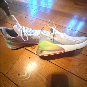 Nike Air Max 270 in White and Green